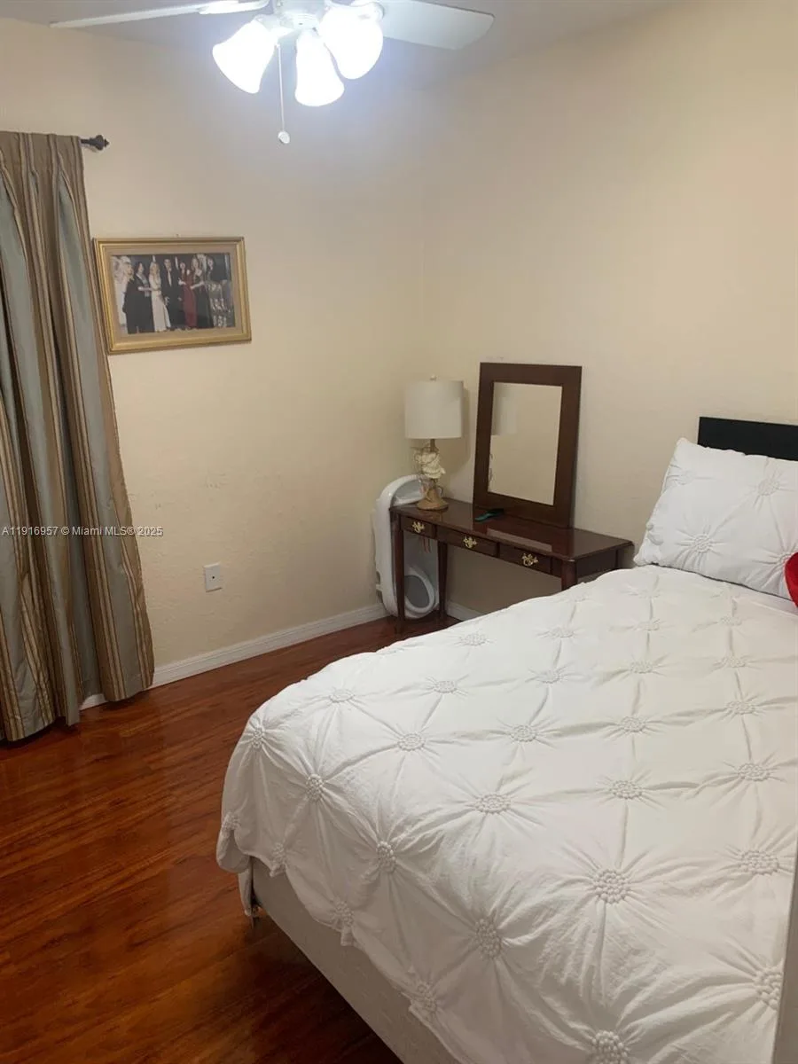 462 SE 23rd Dr, Homestead, FL 33033 photo 4