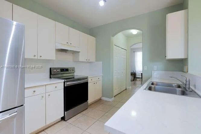 10806 SW 240th Ln, Homestead, FL 33032 photo 2