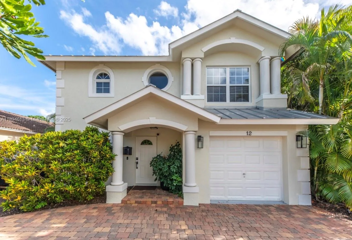 12 NE 26th St, Wilton Manors, FL 33305