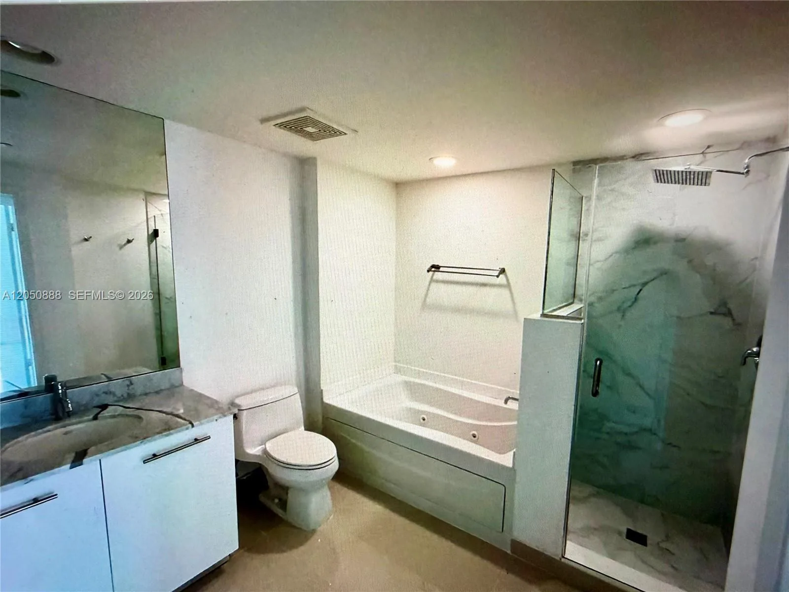 500 Brickell Ave # 2003, Miami, FL 33131 photo 5