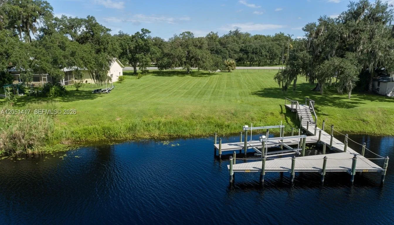 395 Old County Road 78, La Belle, FL 33935 photo 2