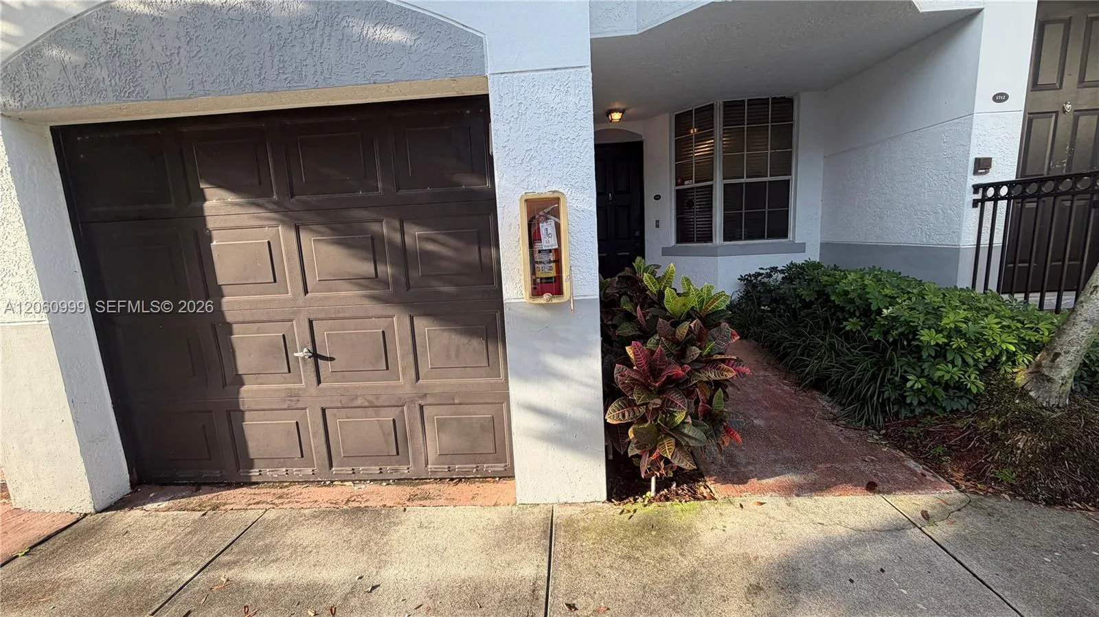 735 SW 148 ave # 1711, Sunrise, FL 33325