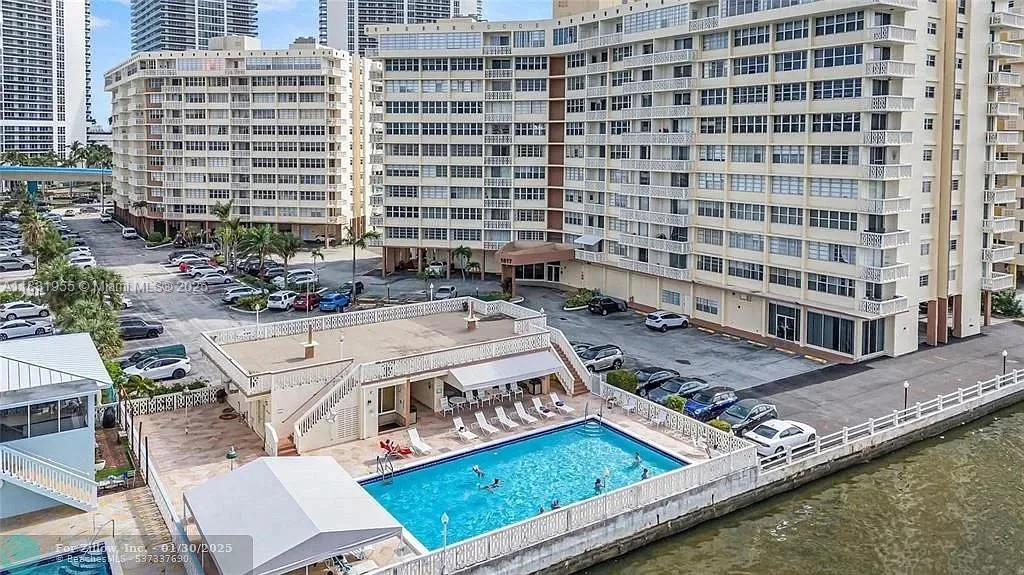 1817 S Ocean Dr # 426, Hallandale Beach, FL 33009 photo 2