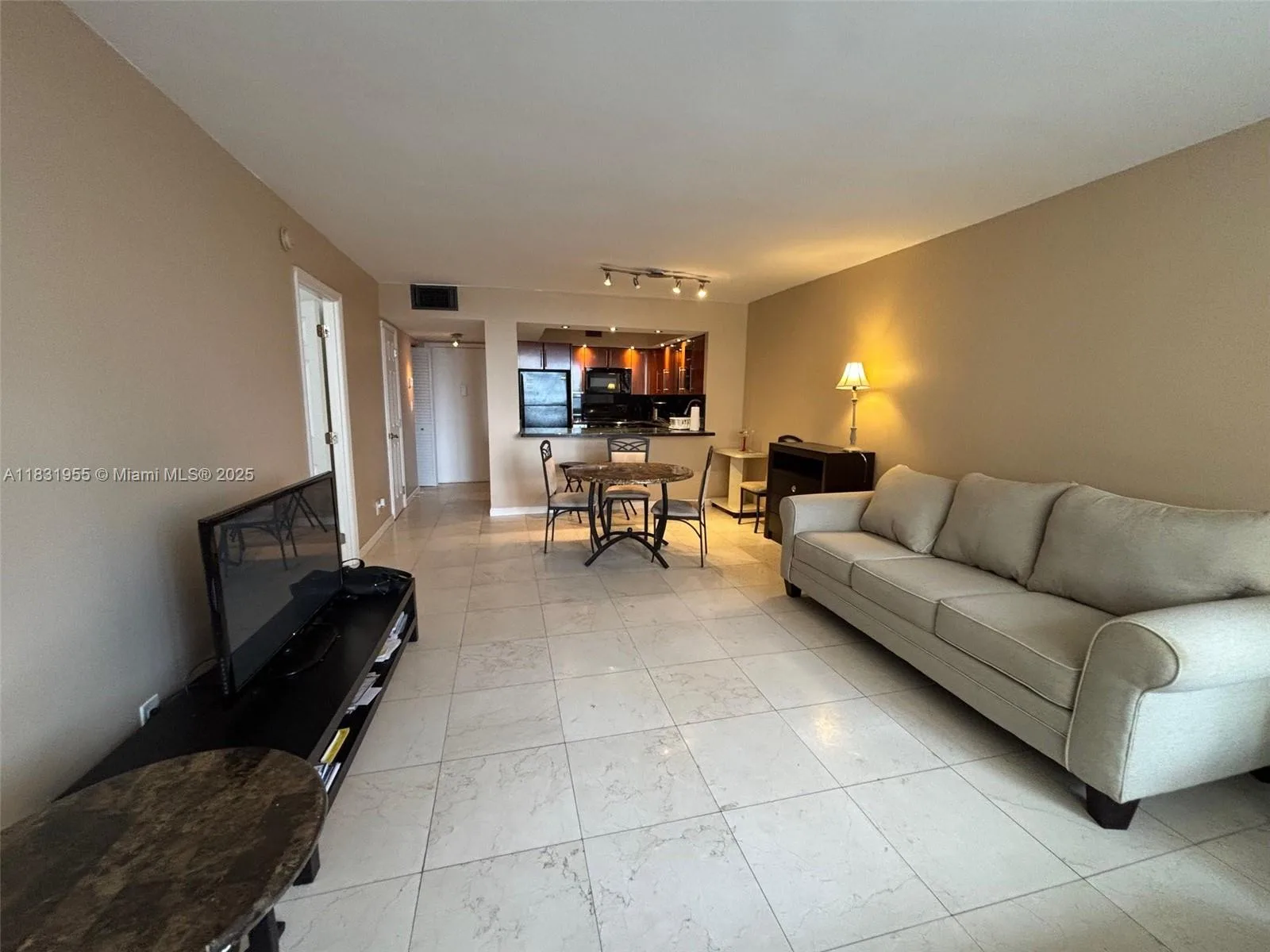 1817 S Ocean Dr # 426, Hallandale Beach, FL 33009 photo 9