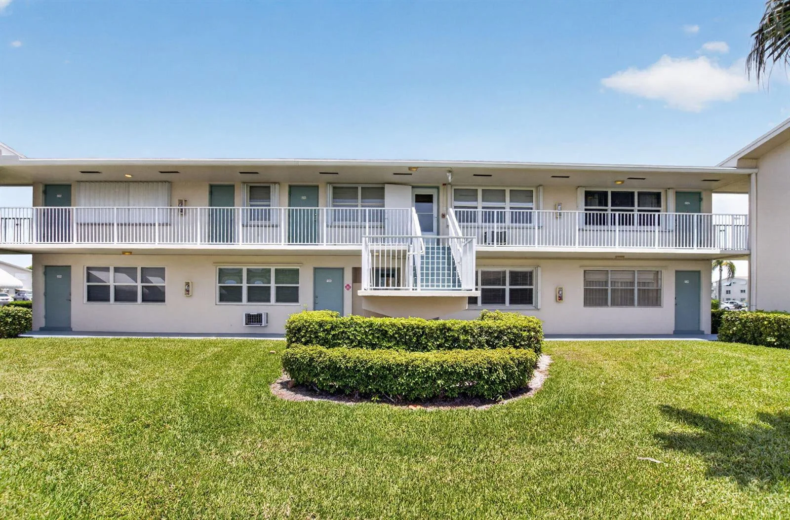 660 Horizon W # 107, Boynton Beach, FL 33435