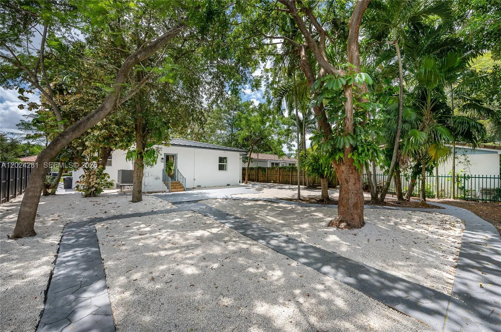 264 Navajo St, Miami Springs, FL 33166 photo 11