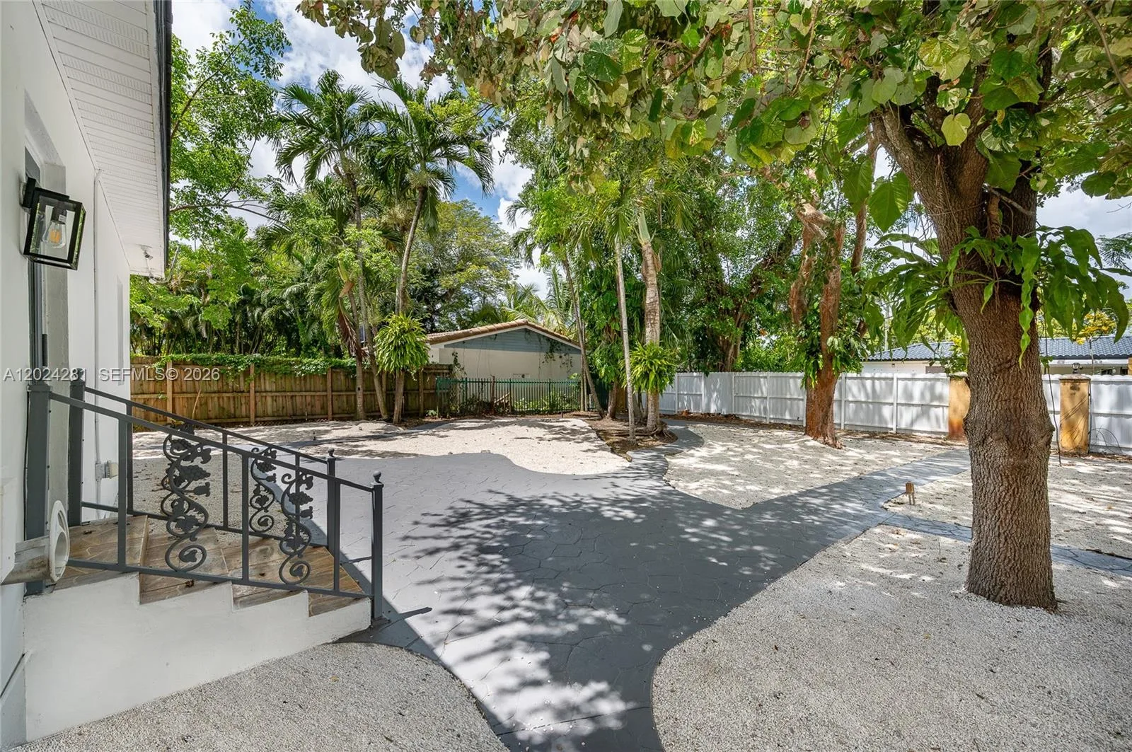 264 Navajo St, Miami Springs, FL 33166 photo 9