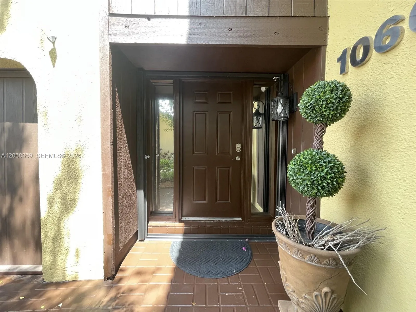 1066 NE 202nd Ln, Miami, FL 33179 photo 6