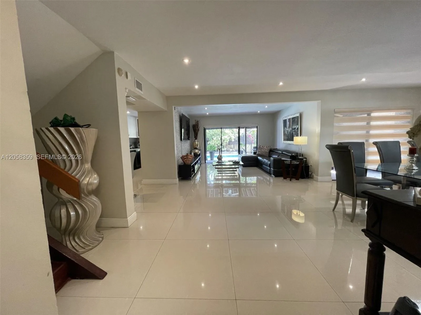 1066 NE 202nd Ln, Miami, FL 33179 photo 9