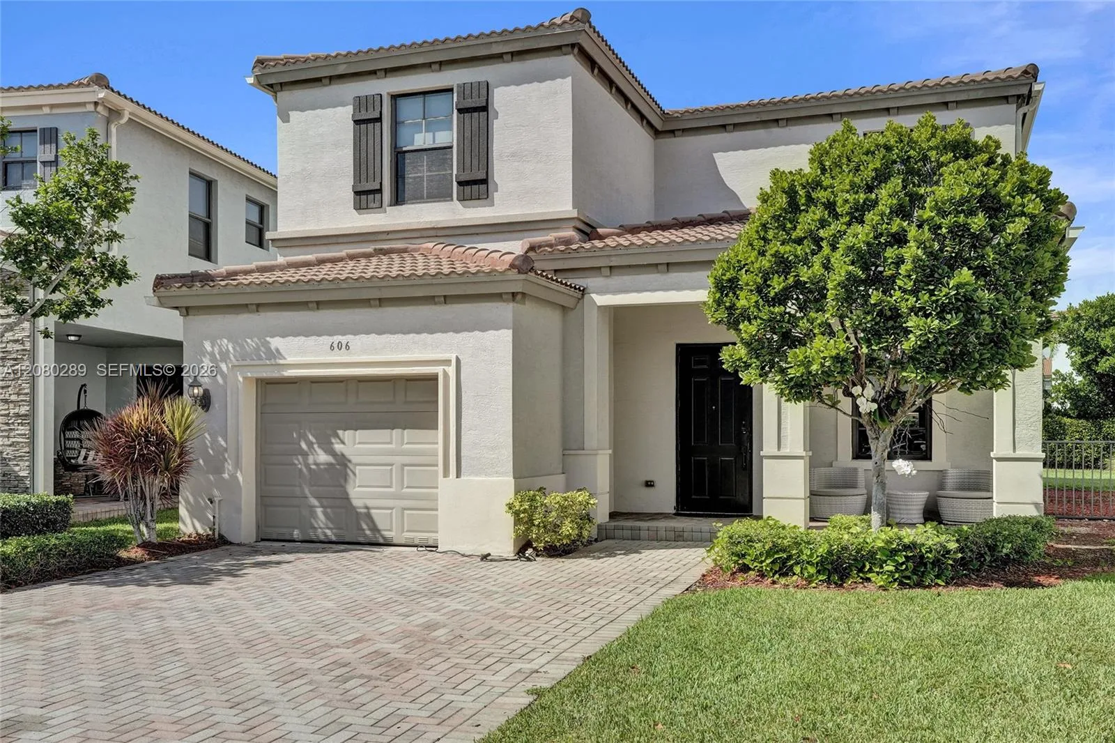Aventura Isles