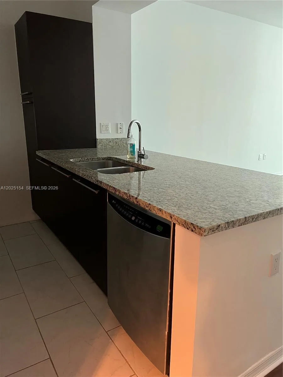 950 Brickell Bay Dr # 2303, Miami, FL 33131 photo 4