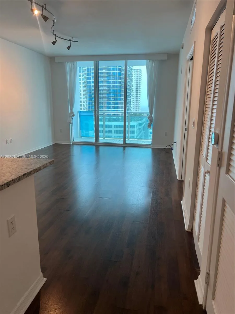 950 Brickell Bay Dr # 2303, Miami, FL 33131 photo 8