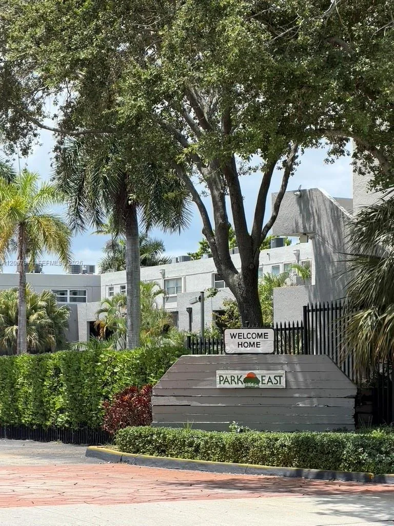 30 NW 87th Ave # C201, Miami, FL 33172