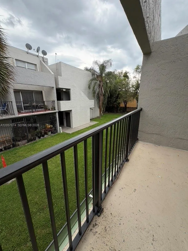 30 NW 87th Ave # C201, Miami, FL 33172 photo 10