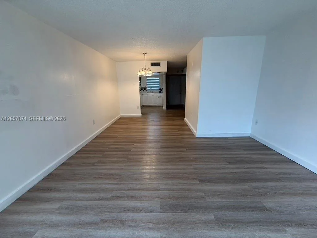 30 NW 87th Ave # C201, Miami, FL 33172 photo 5