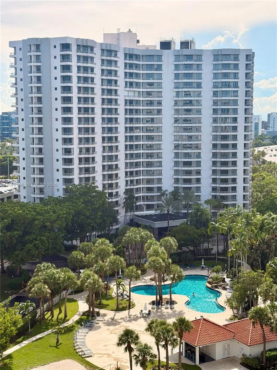 3300 NE 192nd St # 702, Aventura, FL 33180
