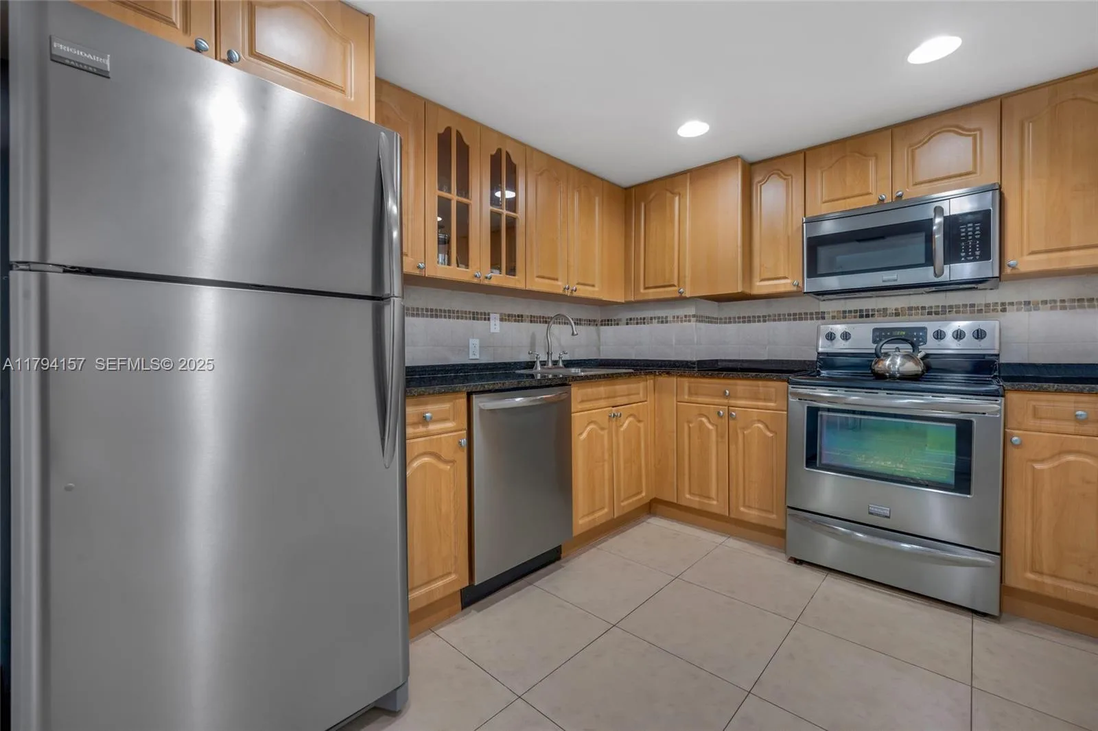 100 Bayview Dr # 1403, Sunny Isles Beach, FL 33160 photo 12