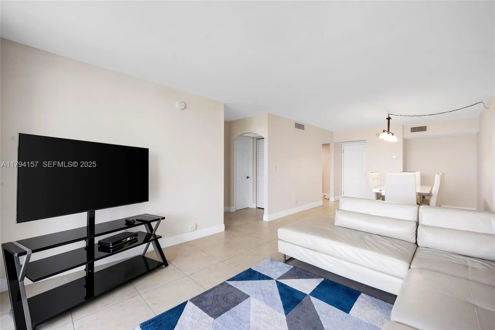 100 Bayview Dr # 1403, Sunny Isles Beach, FL 33160 photo 7