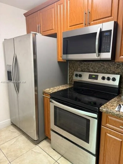 8009 W 6th Ave # B, Hialeah, FL 33014 photo 2