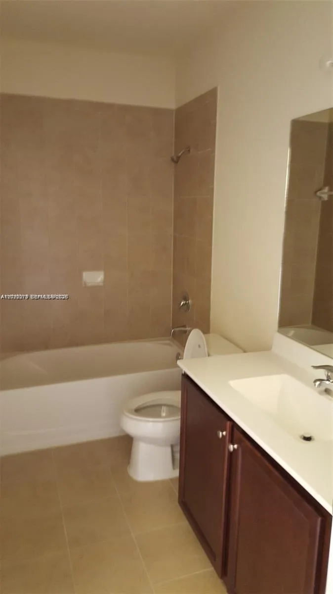 142 SE 28th Ter # 7, Homestead, FL 33033 photo 5