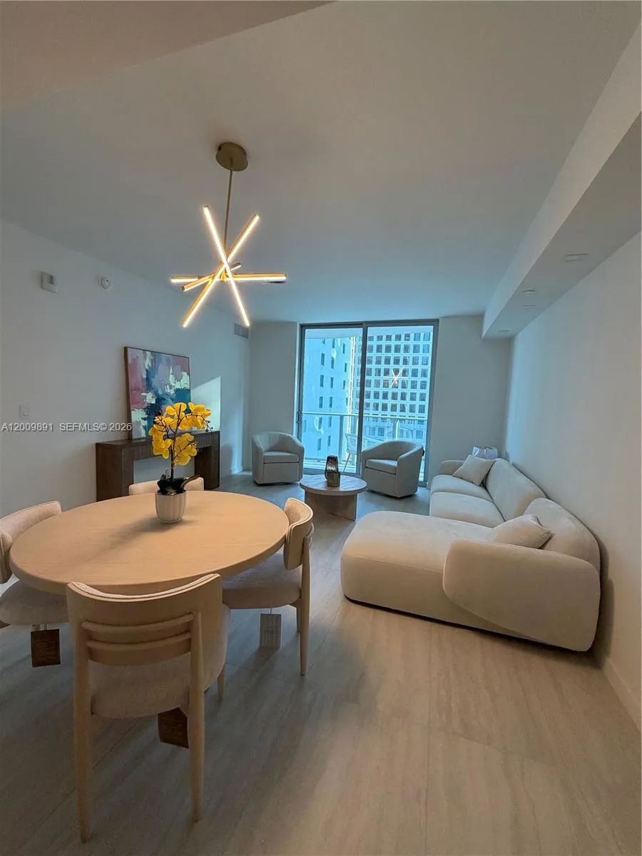 77 SE 5th street # 1614, Miami, FL 33131 photo 2