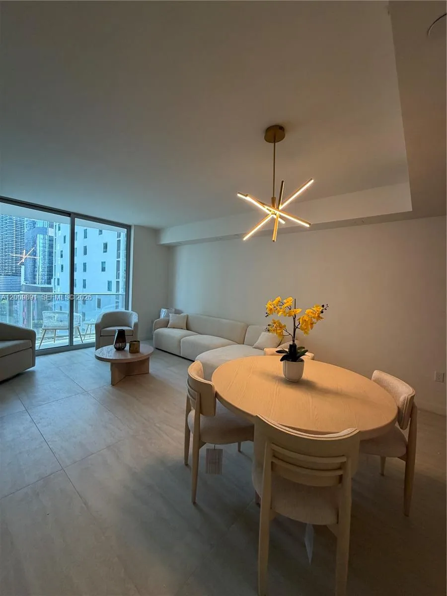 77 SE 5th street # 1614, Miami, FL 33131 photo 4