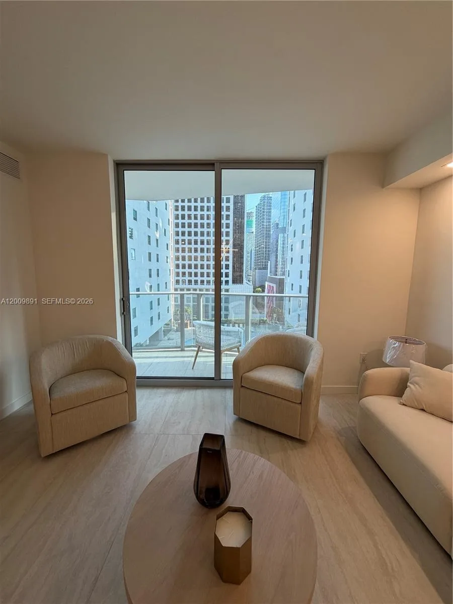 77 SE 5th street # 1614, Miami, FL 33131 photo 5