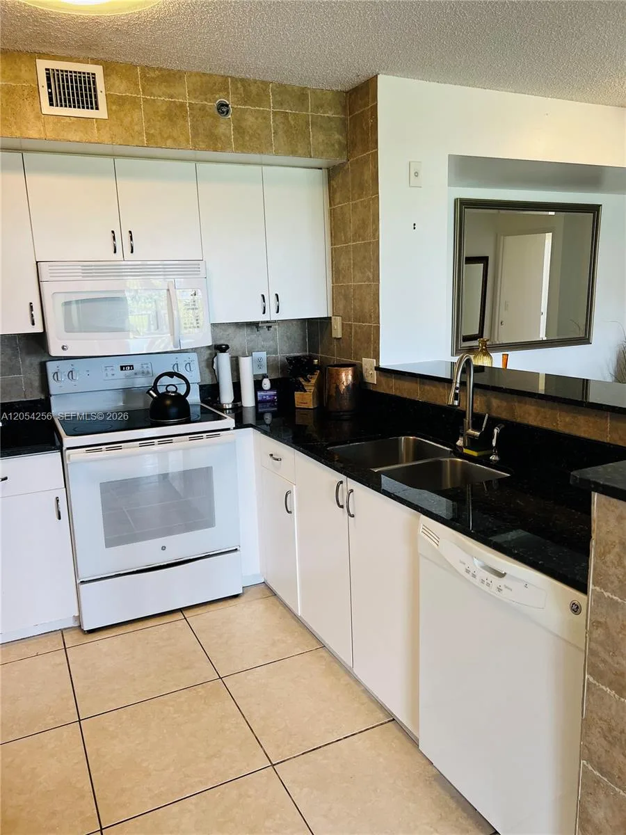 19801 E Country Club Dr # 4601, Aventura, FL 33180 photo 4