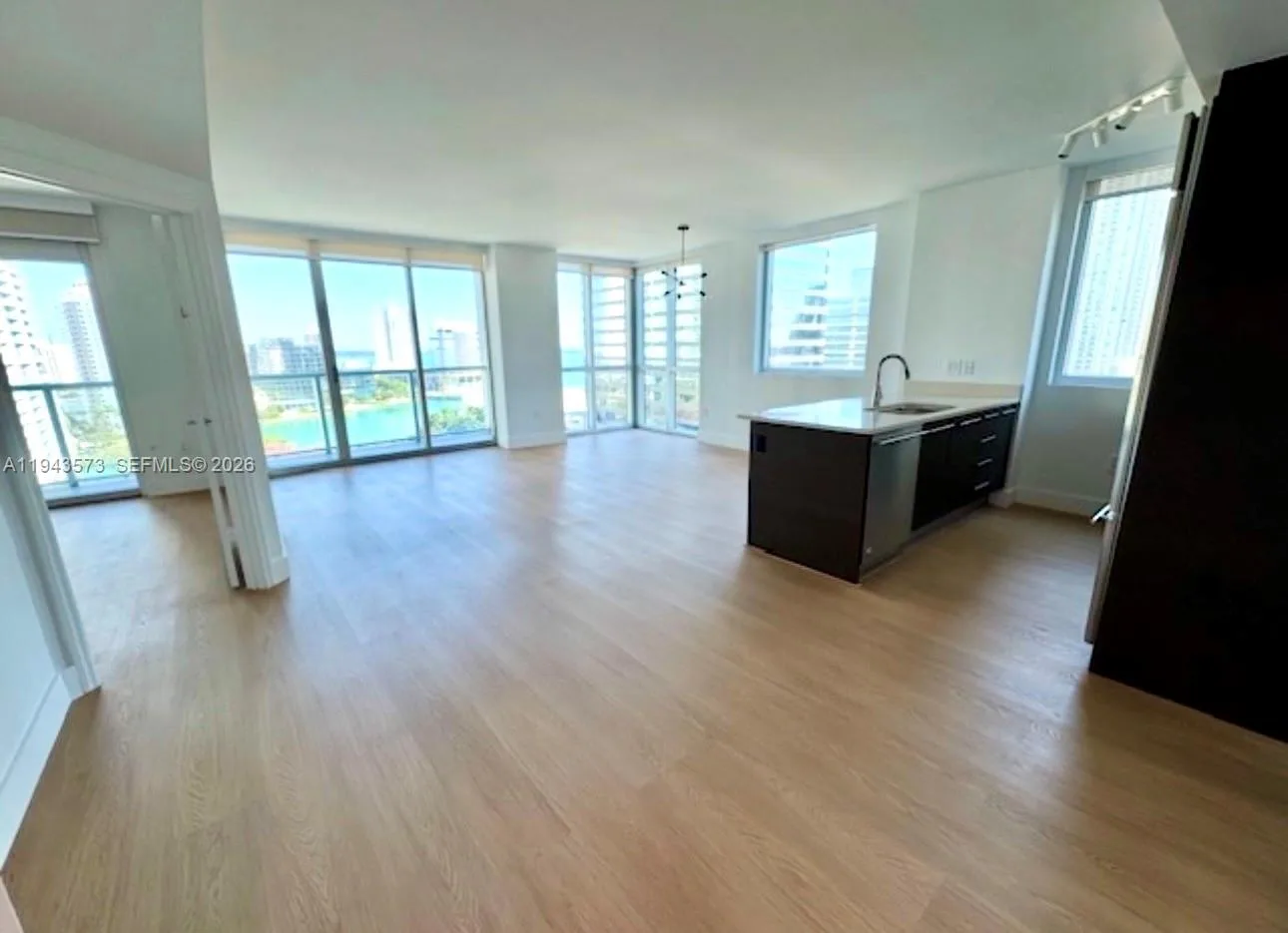 500 Brickell Ave # 1502, Miami, FL 33131 photo 9