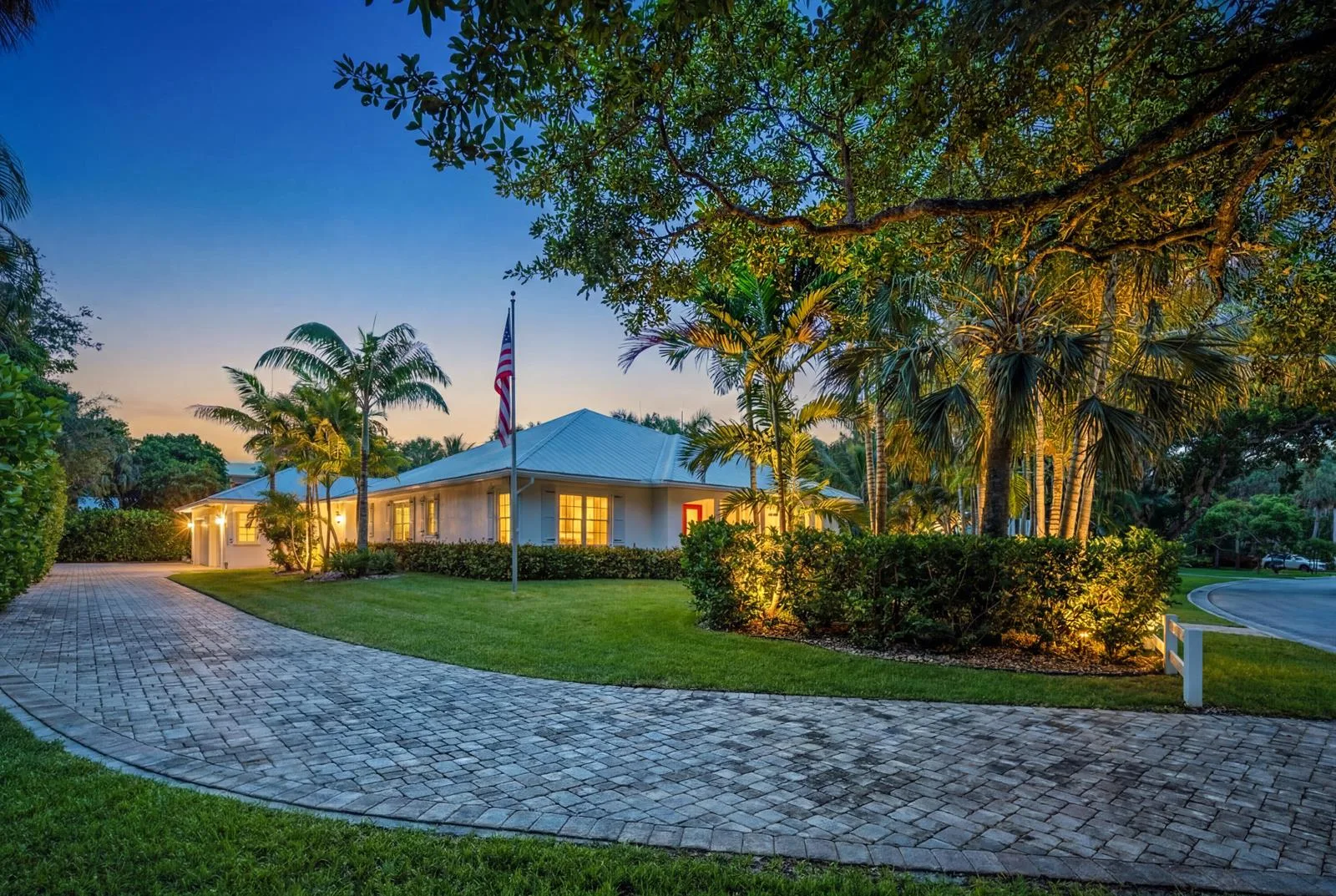 104 HILLCREST Drive, Sewalls Point, FL 34996 photo 5