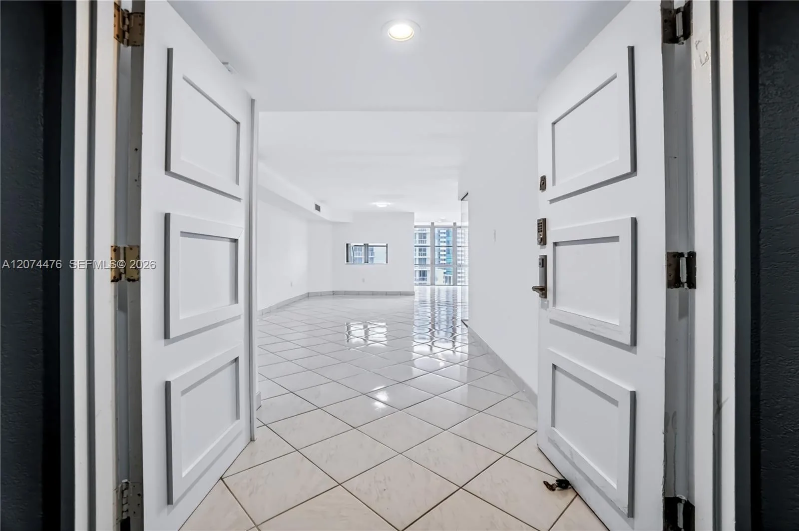 6423 Collins Ave # 1702, Miami Beach, FL 33141 photo 5