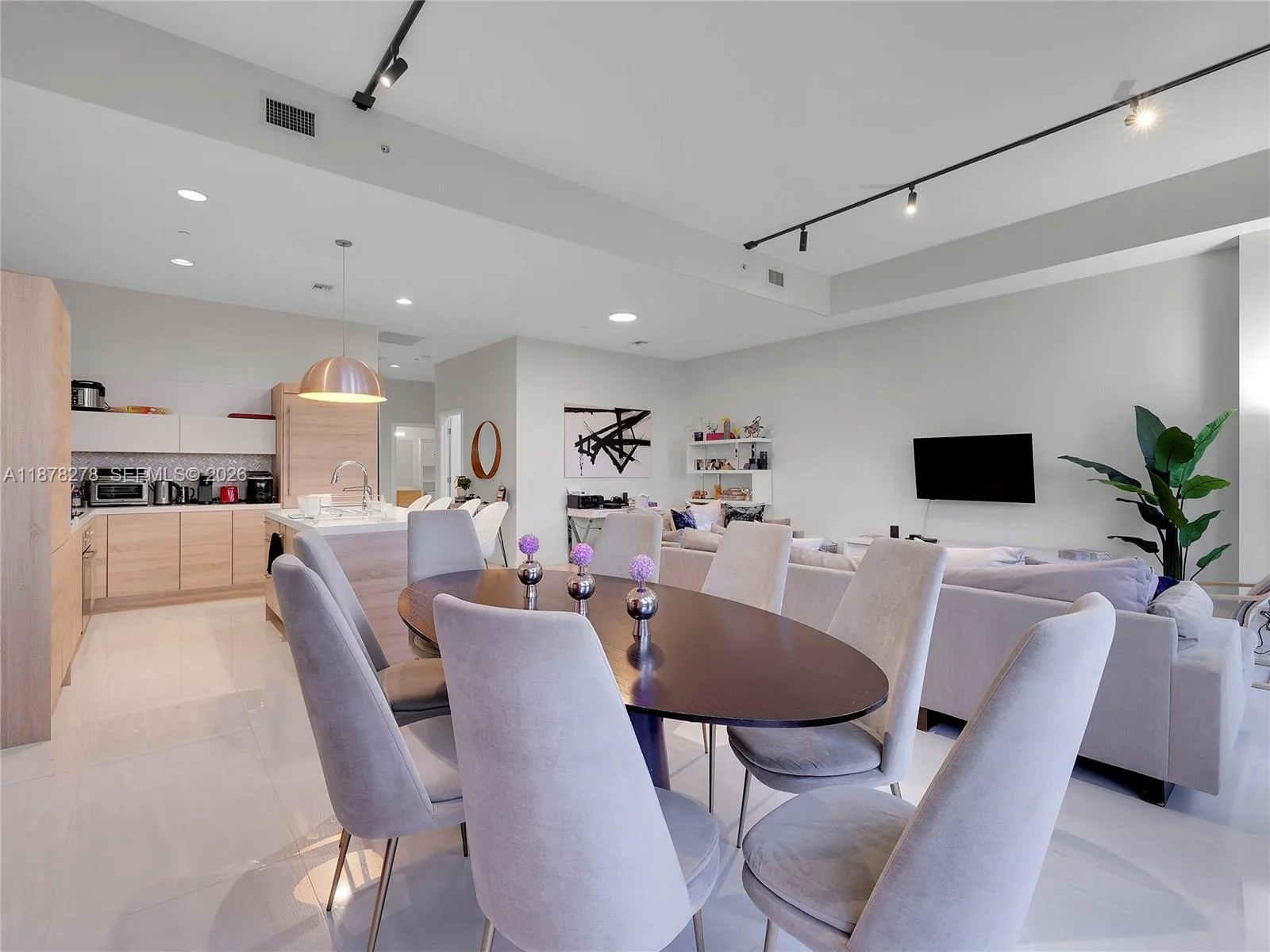 16385 Biscayne Blvd # 105, North Miami Beach, FL 33160 photo 7