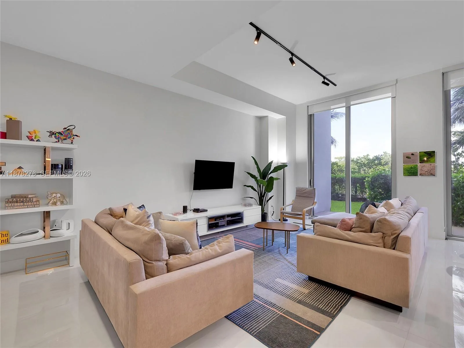 16385 Biscayne Blvd # 105, North Miami Beach, FL 33160 photo 9