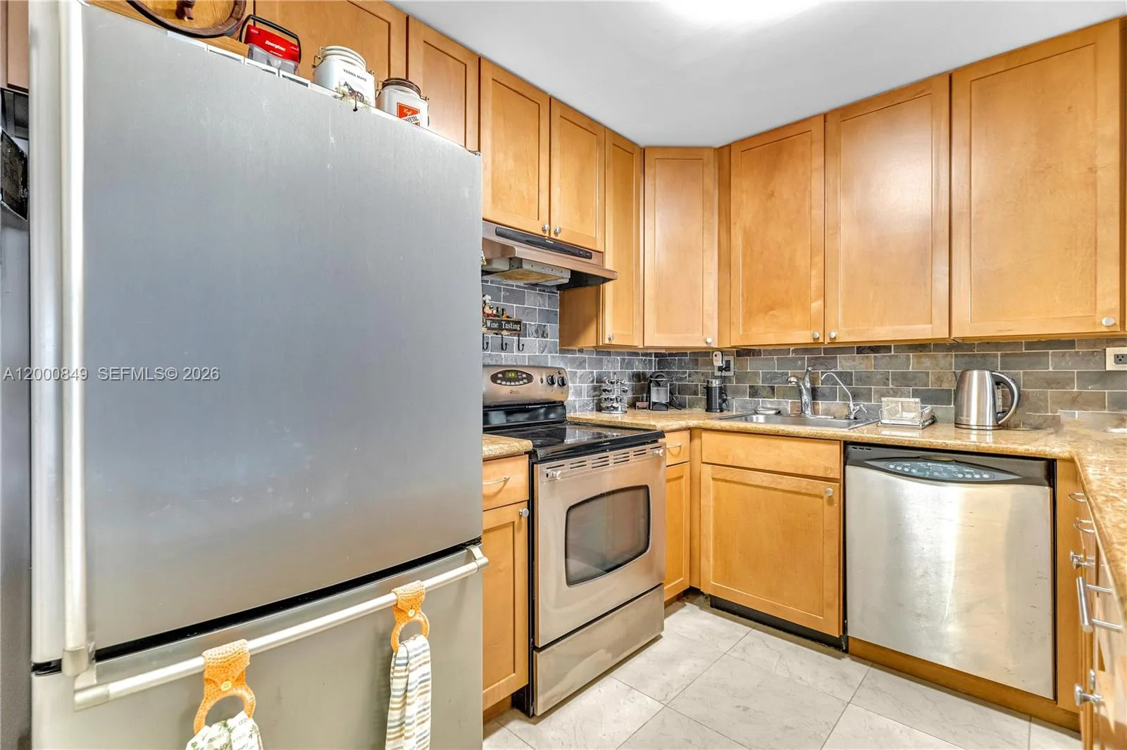 600 Three Islands Blvd # 618, Hallandale Beach, FL 33009 photo 2