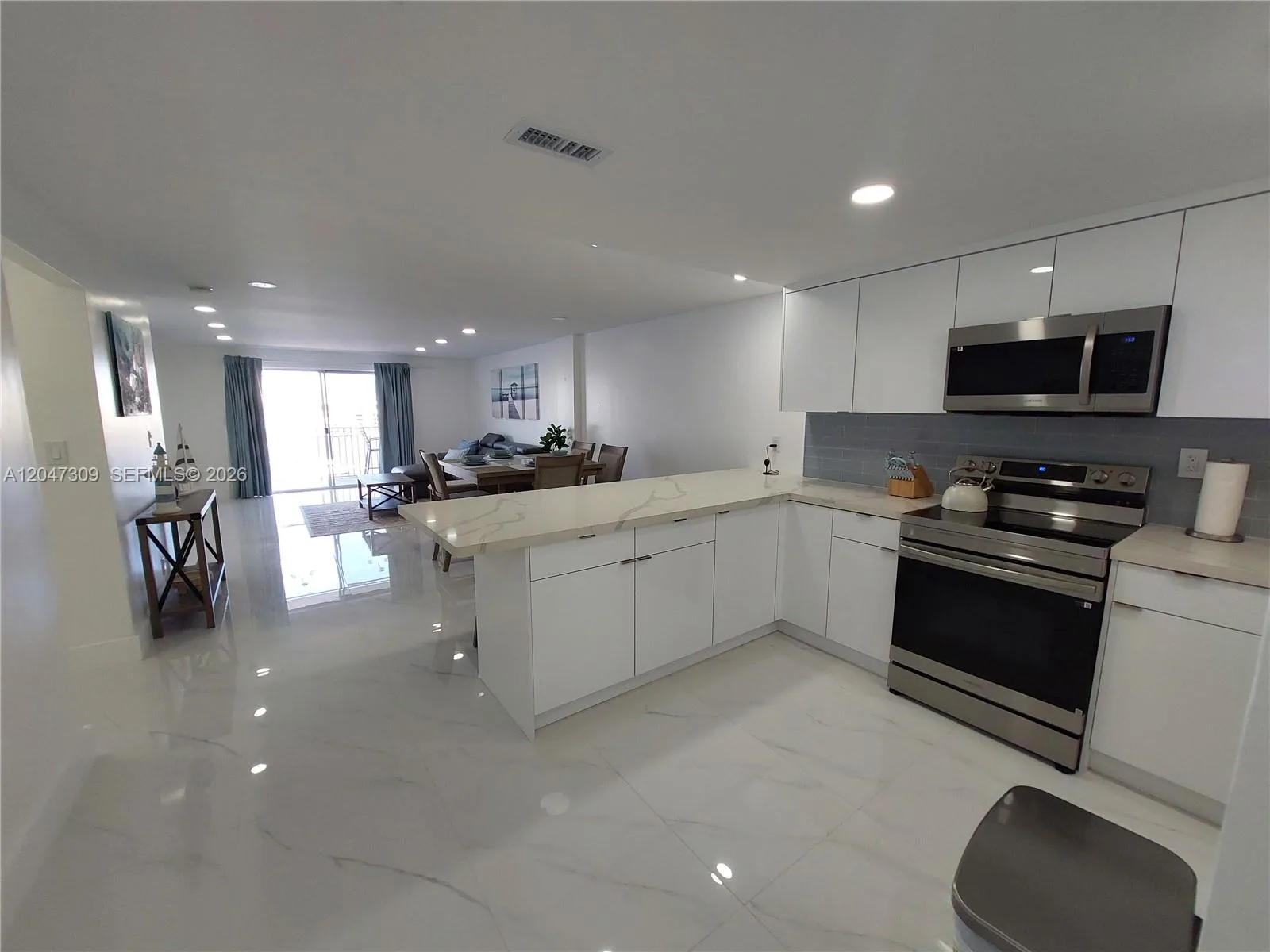 400 Golden Isles Dr # 47, Hallandale Beach, FL 33009 photo 6