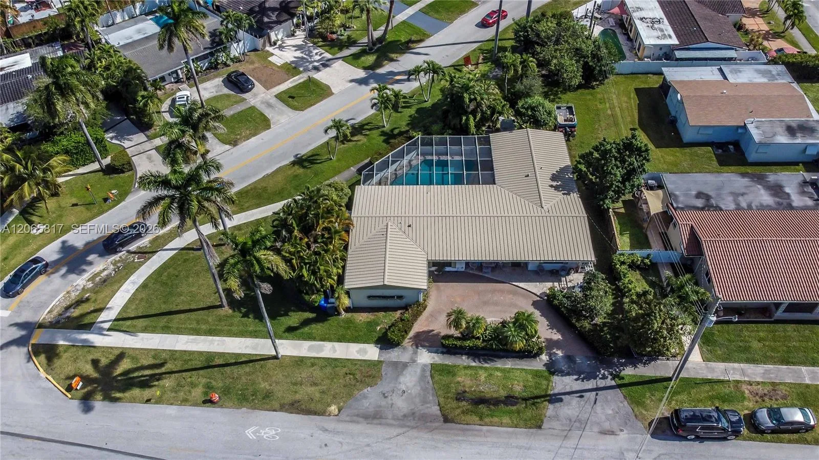 910 N 14th Ct, Hollywood, FL 33020 photo 2