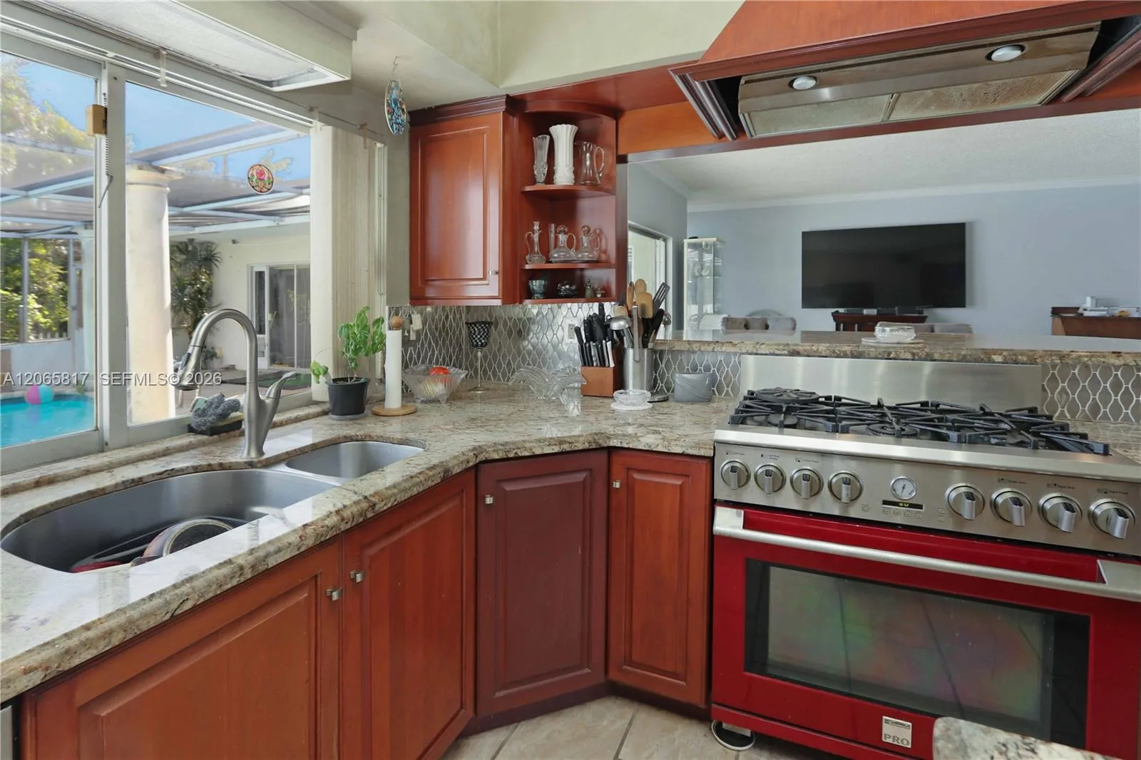 910 N 14th Ct, Hollywood, FL 33020 photo 6