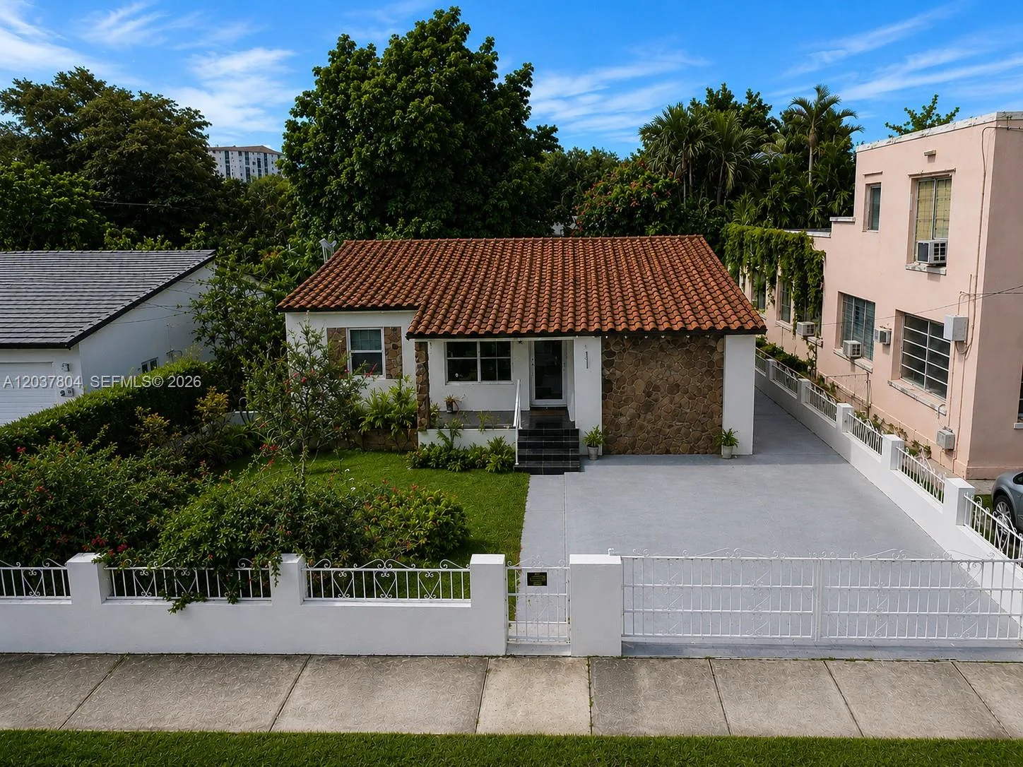 4240 SW 14th St, Miami, FL 33134