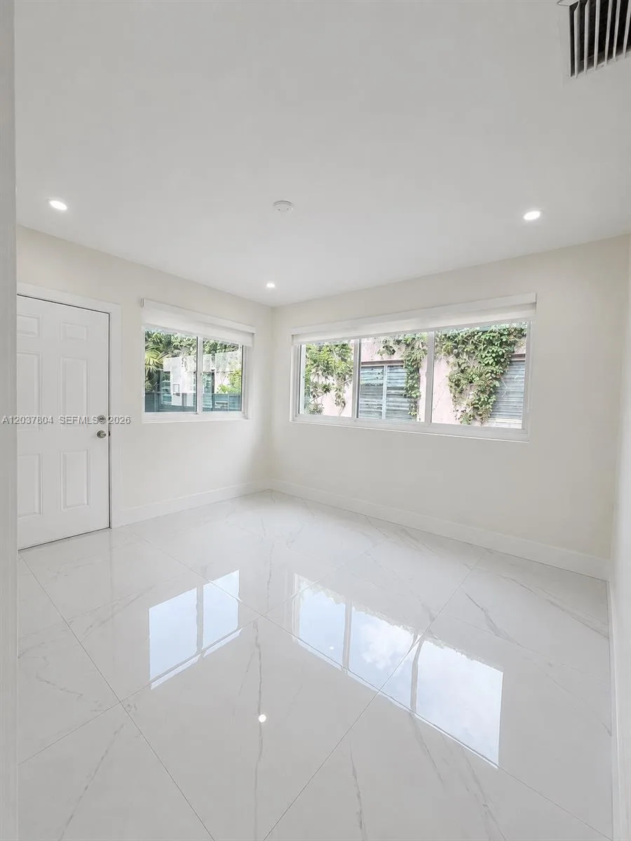 4240 SW 14th St, Miami, FL 33134 photo 10