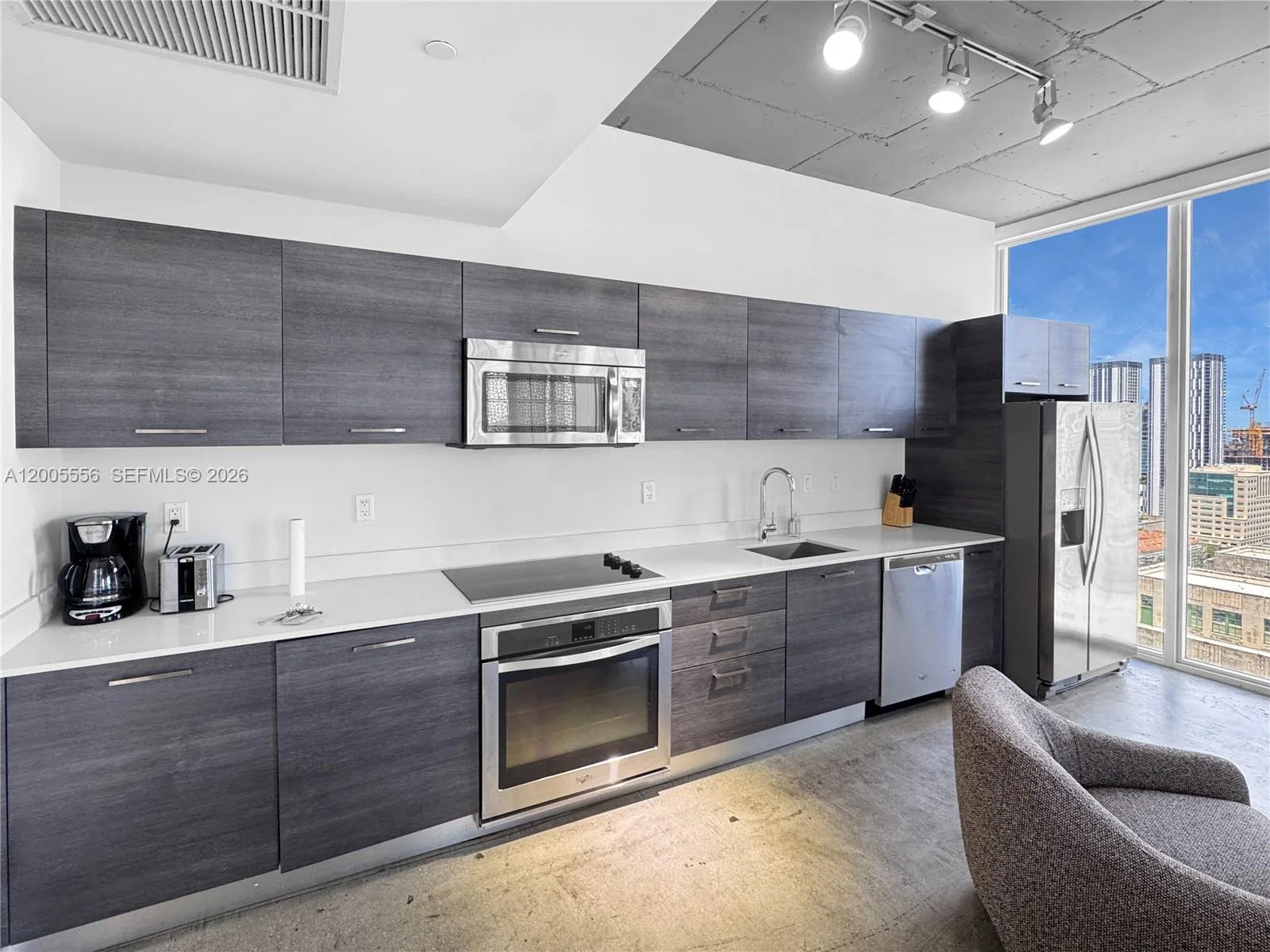 151 SE 1st St # 2702, Miami, FL 33131 photo 5