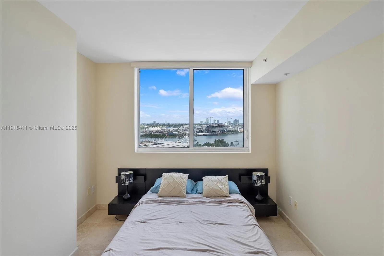 253 NE 2nd St # 1803, Miami, FL 33132 photo 11