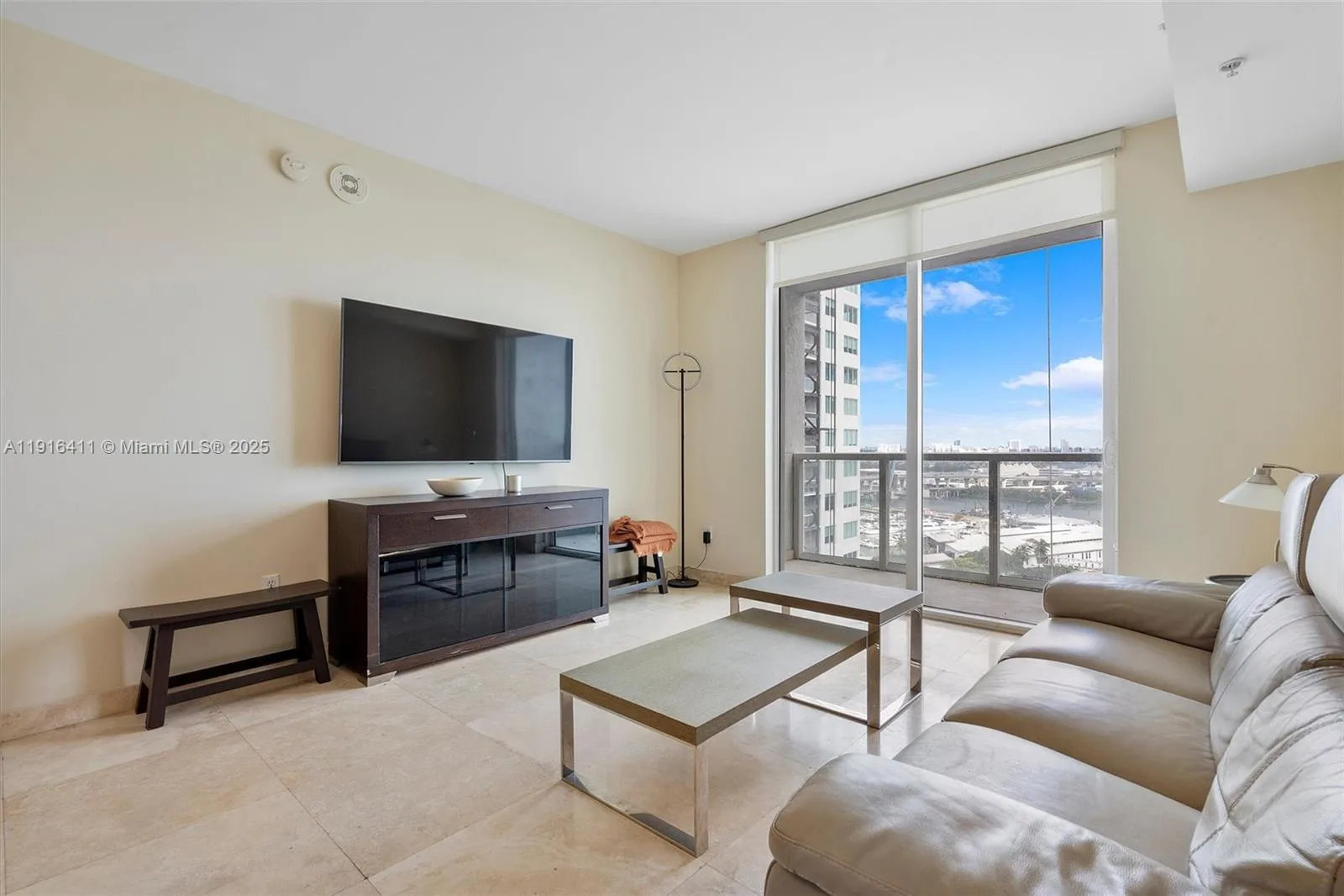253 NE 2nd St # 1803, Miami, FL 33132 photo 3