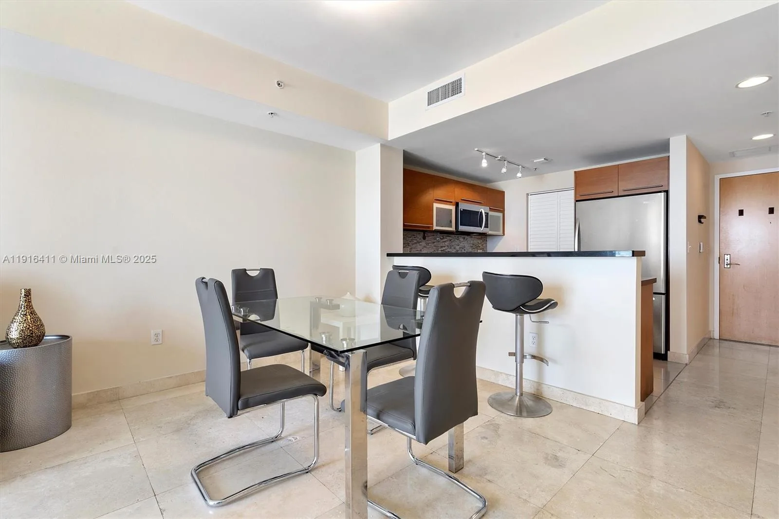 253 NE 2nd St # 1803, Miami, FL 33132 photo 7