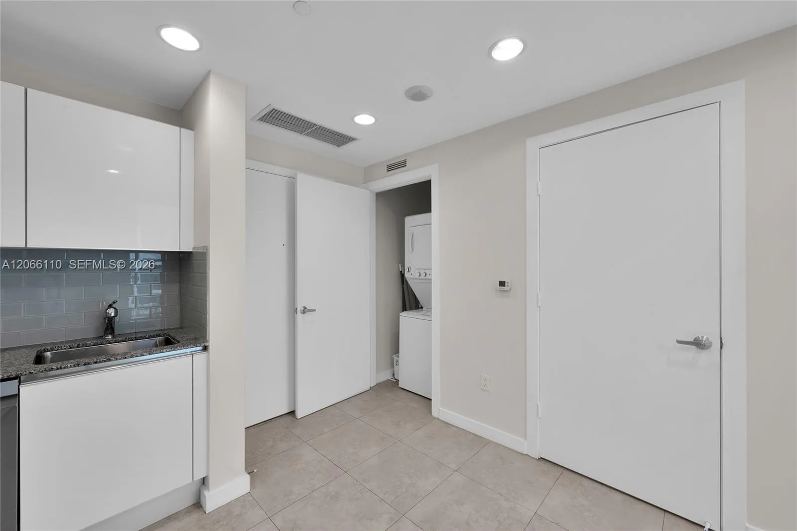 1060 Brickell Ave # 815, Miami, FL 33131 photo 11