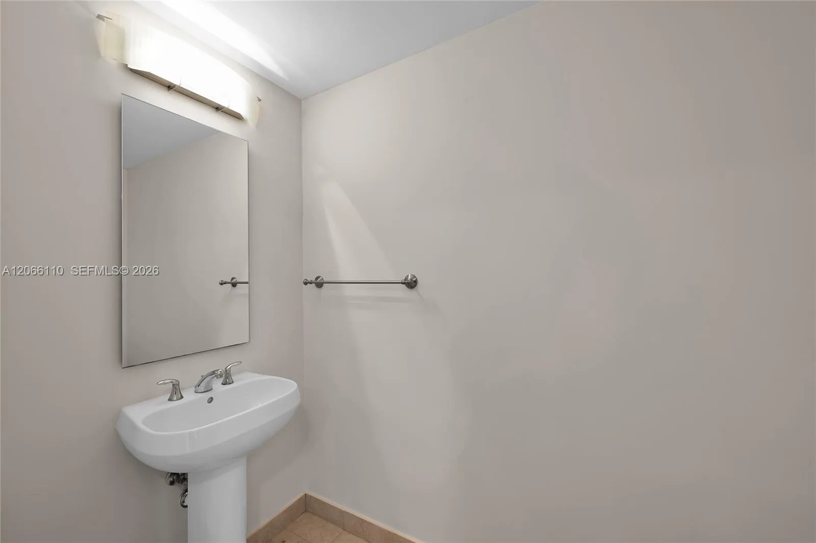 1060 Brickell Ave # 815, Miami, FL 33131 photo 12
