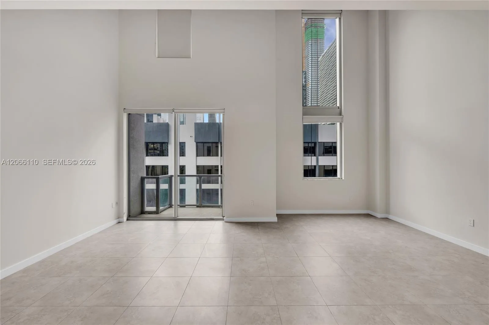 1060 Brickell Ave # 815, Miami, FL 33131 photo 2