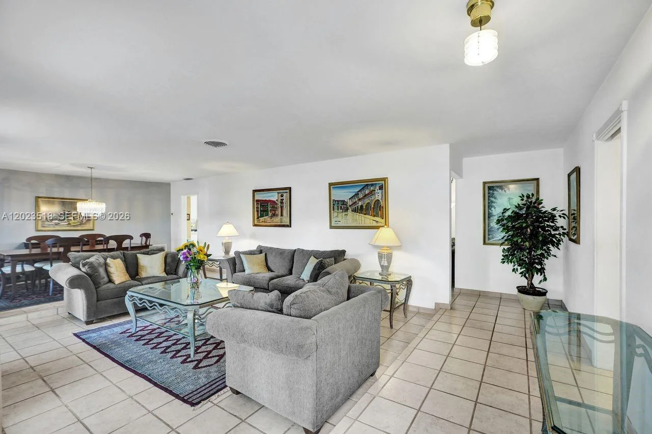 8521 SW 86th Ct, Miami, FL 33143