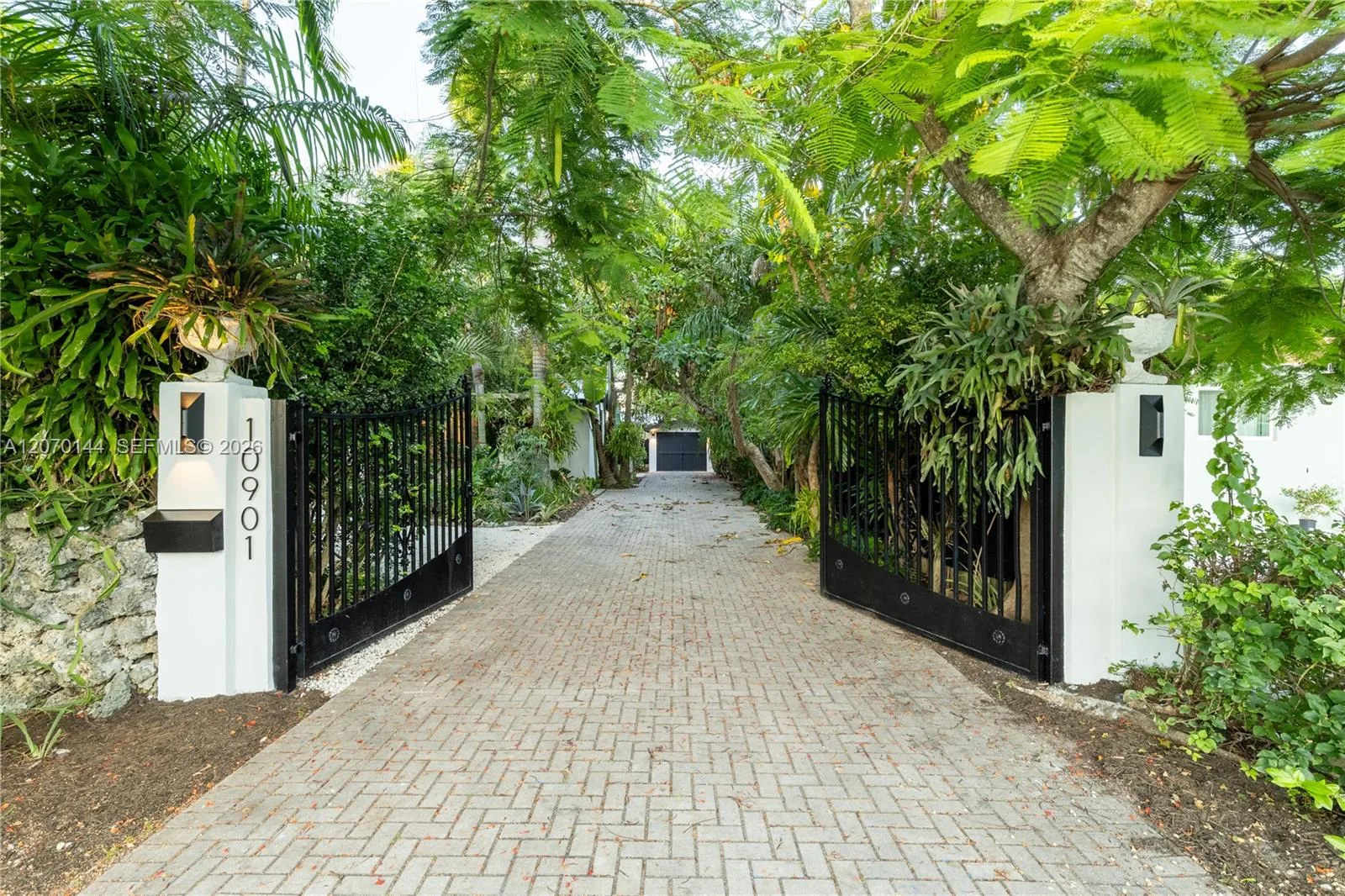 10901 NE 3rd Ave, Miami, FL 33161 photo 3
