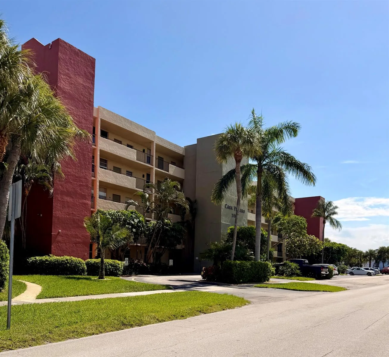 2400 NE 10th Street # 106, Pompano Beach, FL 33062