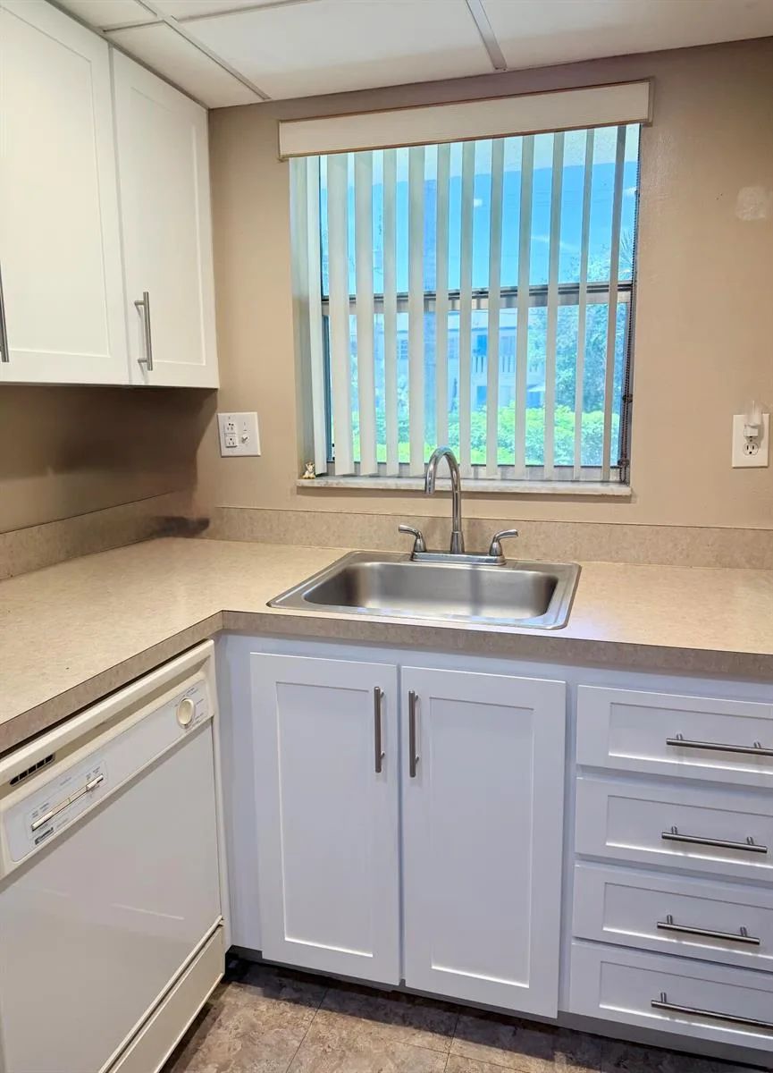 2400 NE 10th Street # 106, Pompano Beach, FL 33062 photo 8